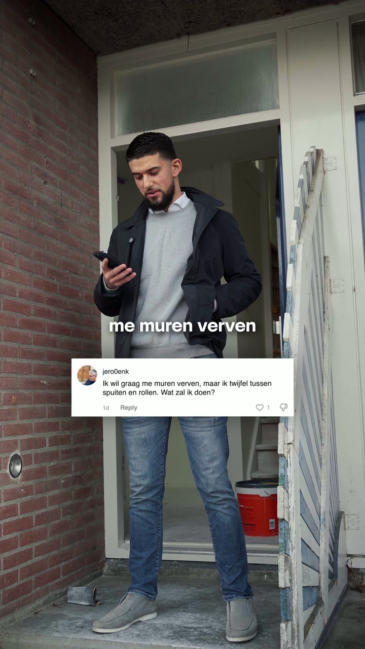 Cameraman filmt een ondernemer op locatie